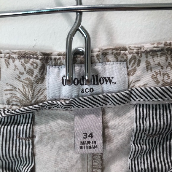 Pineapple shorts - Picture 3 of 3